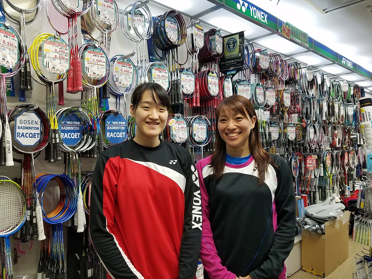 rackehama's tweet photo. 明日から坊っちゃんオープン開催します(^^)
招待選手の総合チャンピオン今別府選手、インターハイ三冠髙橋選手にご来店いただきました！！
華麗なプレーが観れます！ご期待ください(^^)/ https://t.co/E75b4tRIBT