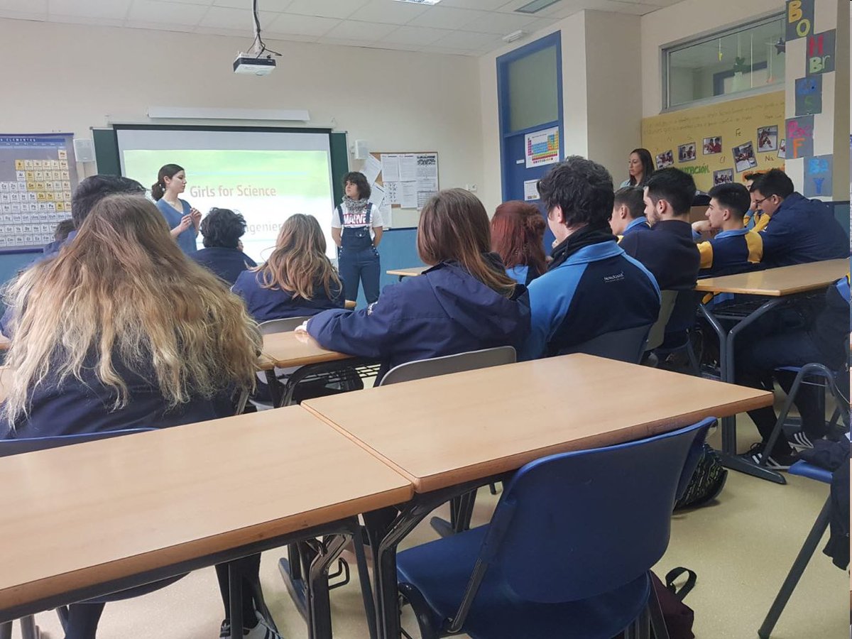 dgeUGR's tweet photo. Hoy hemos estado en Atarfe promoviendo la inclusión de las mujeres en la ingeniería, una actividad que forma parte del proyecto #GirlsForScience. https://t.co/7hhzel5y5f