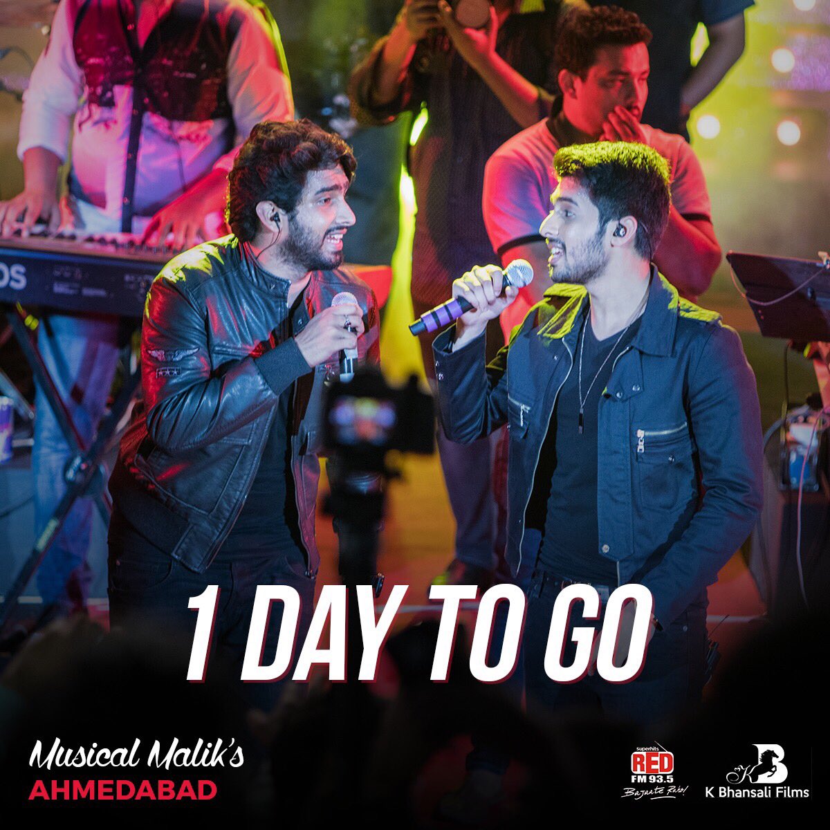 ArmaanMalik22's tweet photo. 1 DAY TO GO! 

#AmaalArmaanLive in Ahmedabad 👏🏻🎶🎼♥️  @AmaalMallik 

#RedFMAhmedabad
#KBhansaliFilms https://t.co/GYzQpQxfma
