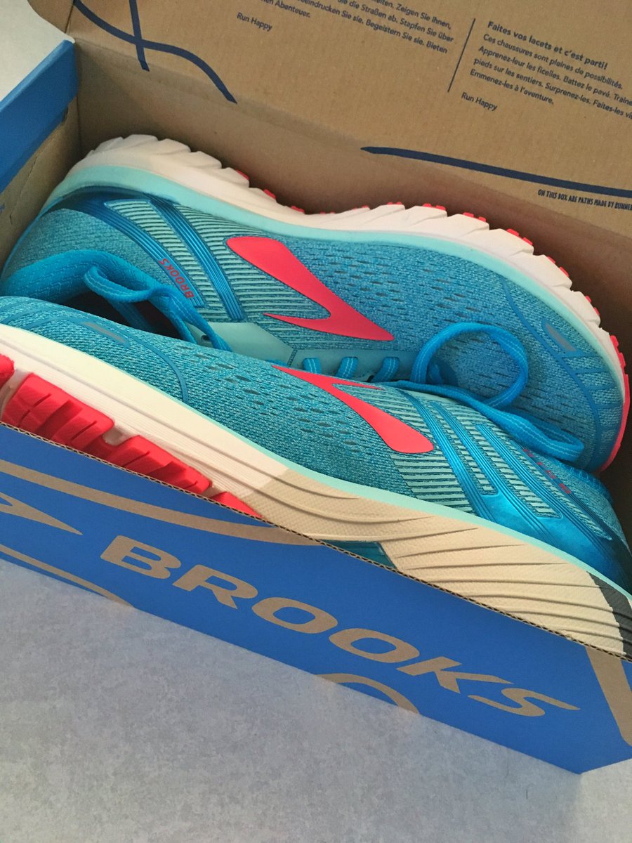 MomRunsThis's tweet photo. Ready to put some miles on these puppies! Thanks,@brooksrunning and @RunWithTheHouse for starting my weekend off right!
#NewKicks #GoneForARun #RunningMom https://t.co/489B7hZjsC