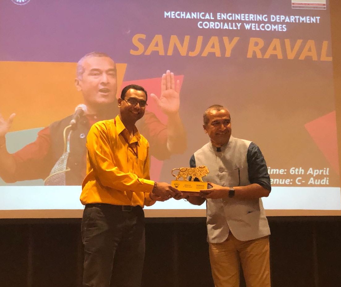 MeSanjayRaval's tweet photo. Delighted to speak to the students of Nirma University.
@NirmaUniTweets #SanjayRaval #FearlessLife #Gujarat #Suvichar #PersonalityDevelopment https://t.co/0Q4311dCHo