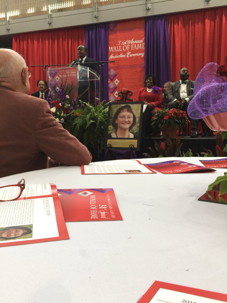 mlmyer's tweet photo. When you’re seated facing a monumental picture of yourself.
#WallOfFame
#chasc https://t.co/t3imLKhNJ1