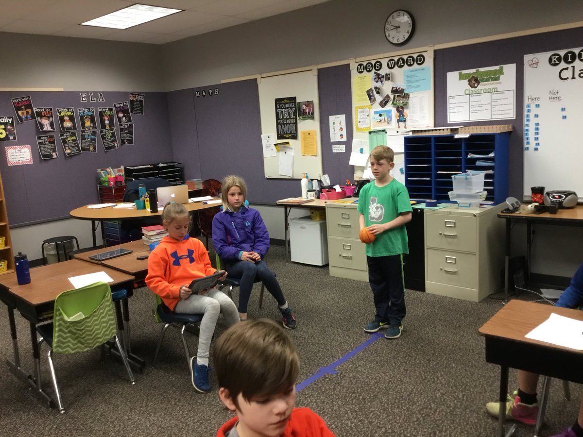 PattyKWard's tweet photo. Shooting fractions buckets on the number line.  Which fraction is easier to make? https://t.co/E66JdVPLGh