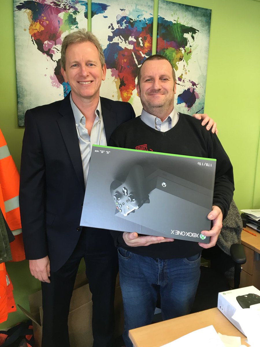 DDLCouriers's tweet photo. Celebrating 20 years service and invaluable support from my first ever employee and schooldays friend, my joint Somerset ops manager Darren Lee. Let’s hope we both don’t have to do another 20! https://t.co/s8d8jwunrV