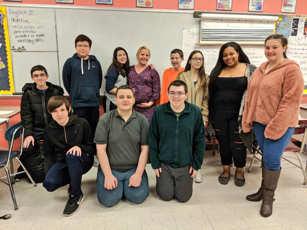 Mrs_Ryden's tweet photo. Today is my last day before maternity leave starts... it was a great year with these awesome kids!! ❤️ oh the places you’ll go! 🌻 #thebraveway https://t.co/iVDxNAXMrf