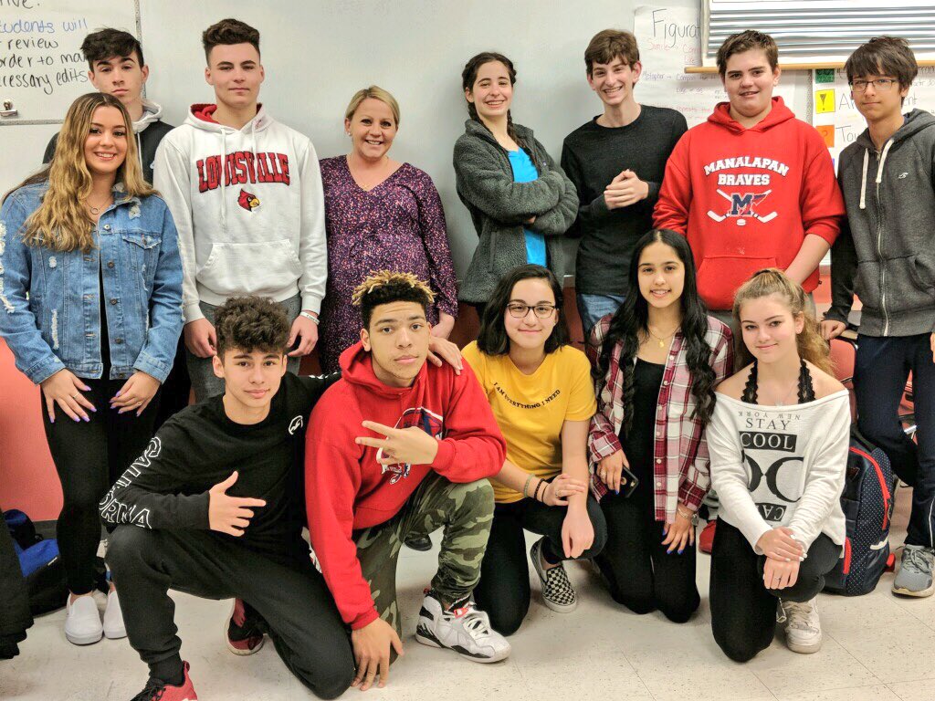 Mrs_Ryden's tweet photo. Today is my last day before maternity leave starts... it was a great year with these awesome kids!! ❤️ oh the places you’ll go! 🌻 #thebraveway https://t.co/iVDxNAXMrf