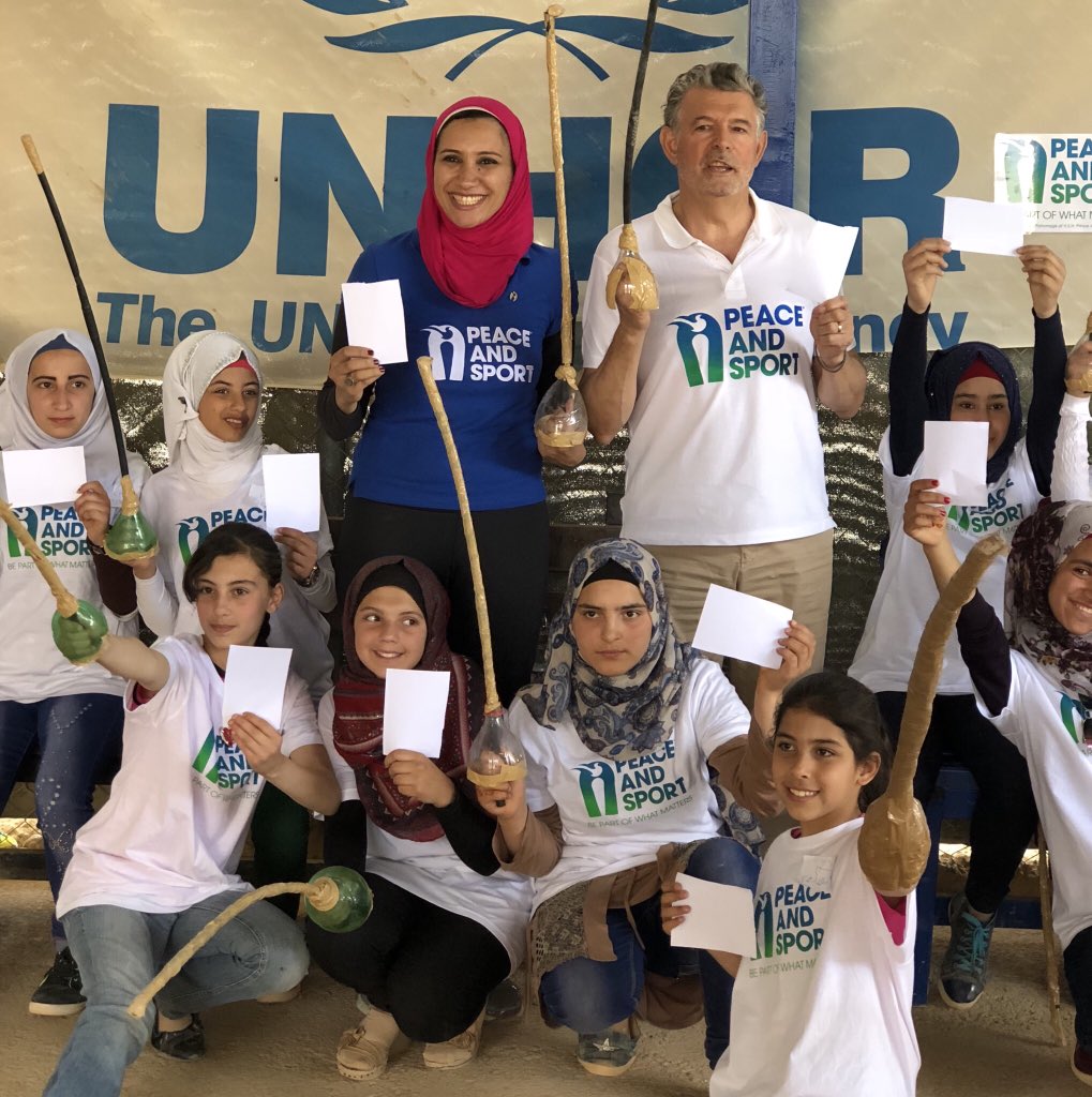 ZaatariCamp's tweet photo. @ayamedany1 @peaceandsport President & Founder Joel Bouzou standing #WithRefugees & raising #WhiteCard to promote peace for everyone. #IDSP2018 #ChampionsforPeace https://t.co/xV9V1mhUwe
