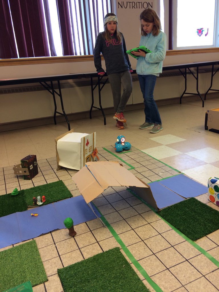 jeffwhipple's tweet image. And the coding begins @psslearning ...#dashbot @ASDWLimelight @brilliant_labs #dashbotcodingchallenge