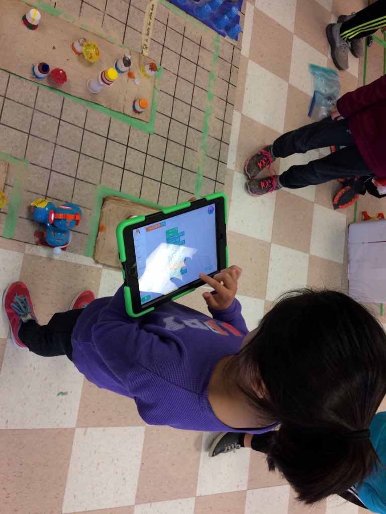 jeffwhipple's tweet image. And the coding begins @psslearning ...#dashbot @ASDWLimelight @brilliant_labs #dashbotcodingchallenge