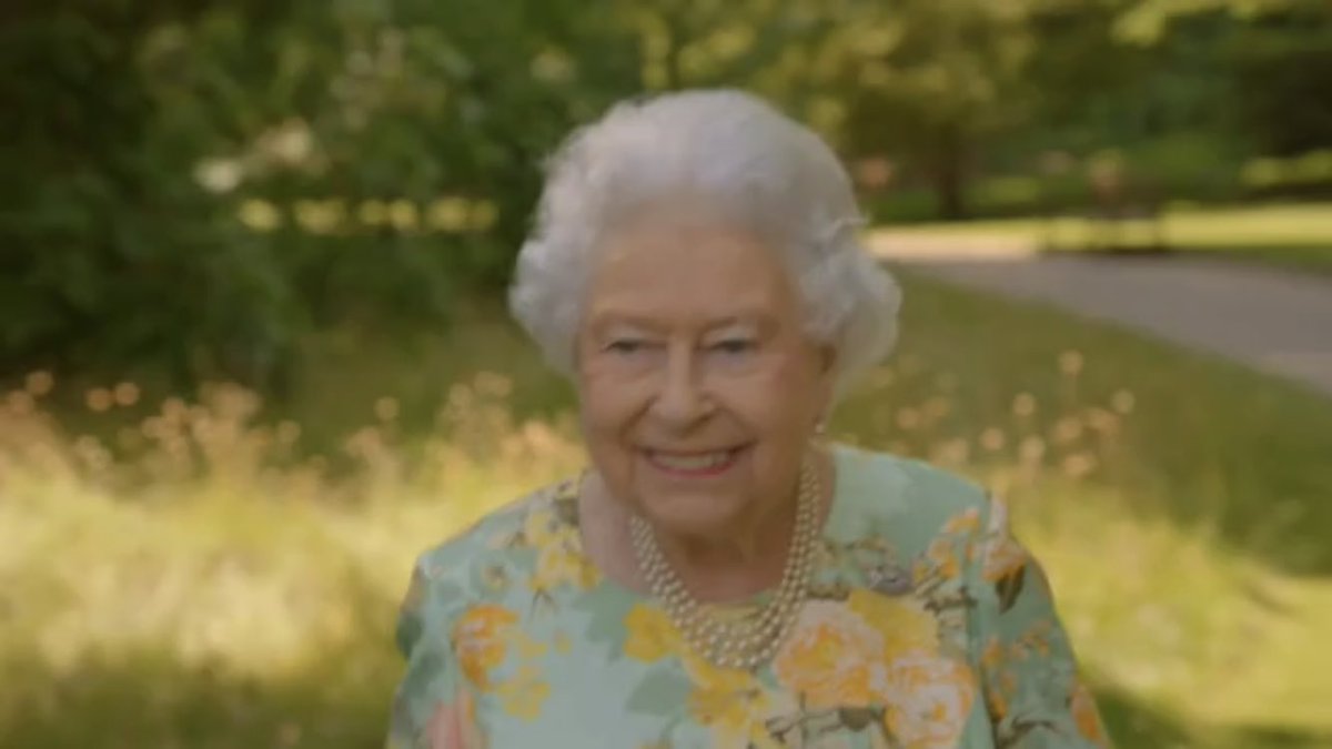 chrisshipitv's tweet image. First look at the unique chat between The Queen &amp;amp; Sir David Attenborough which will air on @ITV on 16 April about @QueensCanopy.
WATCH a preview of #QueensGreenPlanet here: youtube.com/watch?v=noX0NI…