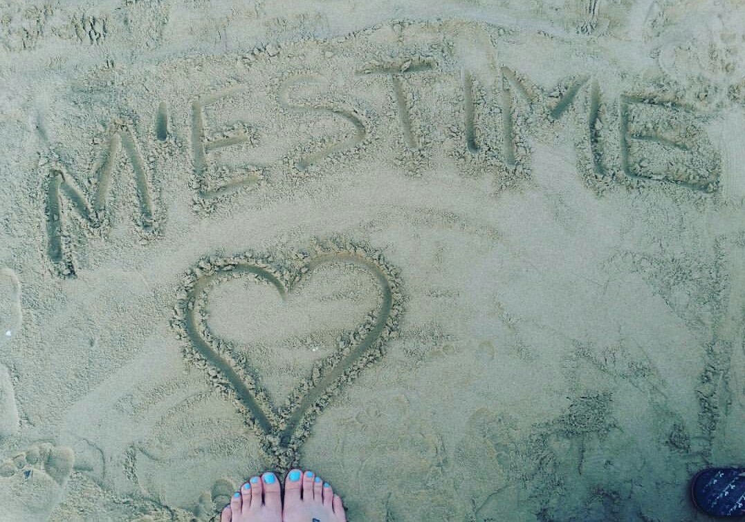 jotaRockk's tweet photo. I recorda repetir-te a diari aquesta paraula:
#mestime
#mequiero
#meamo
#emvull
No eres menys que ningú. No eres pijor que ningú. Has de voler-te i cuidar-te.... https://t.co/vt0AEW1NCw