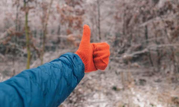 TEDTalks's tweet photo. How to become a more hopeful person: https://t.co/LaJVBu9aSP https://t.co/k6vG1eoi2a
