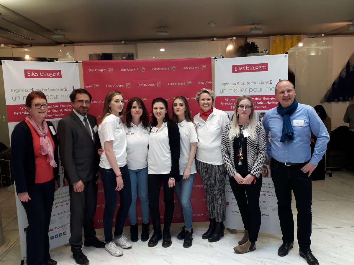 segula_group's tweet photo. Finale #Innovatech2018 : notre marraine et Déléguée @EB_CentreVDL, @reynaud_magalie revient sur l'équipe #Linkevent qui a remporté le Prix Coup de ♥️ 👏👏#SemaineIndustrie > https://t.co/qmNAUEFPRH https://t.co/Kshy6r1Nlq