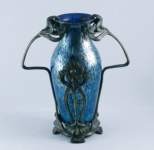 BADA1918's tweet photo. This weekend, make time to visit  Antiques for Everyone Spring Fair at the NEC, Birmingham.

Browse stands from over 150 exhibitors, including 15 BADA members. The fair is open now until 5pm Sunday April 8.

Can’t make it? #ExploreTheExceptional online at https://t.co/O9EcmK3Z1I https://t.co/ZGANNltlt3