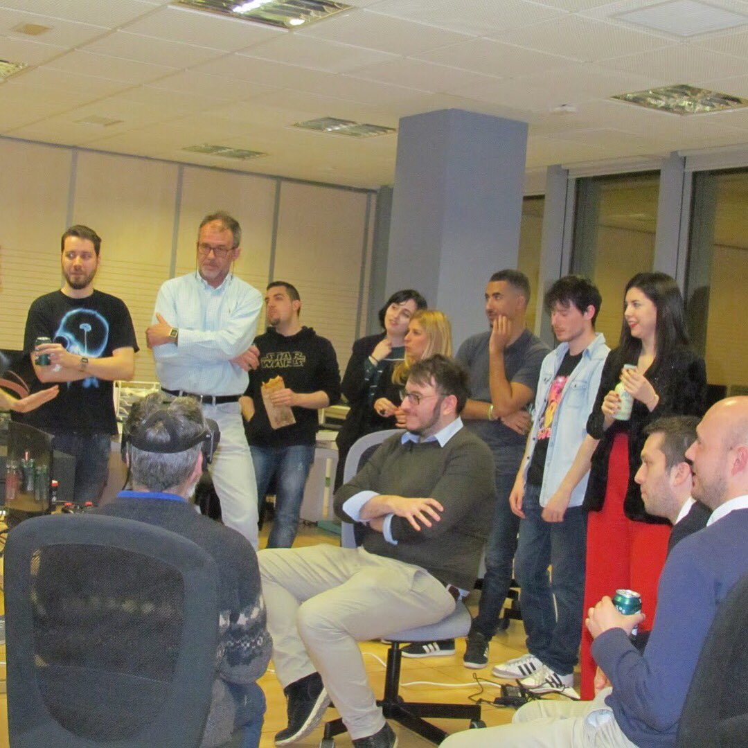 AvantgardeIT's tweet photo. Hemos disfrutado de un evento sobre el desarrollo y las tendencias de VR con una "Virtual Reality Experiencie" gracias a los creadores del videojuego“Listen to my voice”, finalistas en el concurso PS Talent (evento PlayStation)🖥🎉 #realidadvirtual #realidadaumentada #playstation https://t.co/5BK9oRkdhp