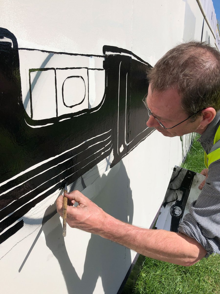 Perfect day for <a href="/artdesignbsu/">artdesignbsu (Adele)</a>'s <a href="/timvyner/">tim vyner</a> to work on his illustrations ☀️
