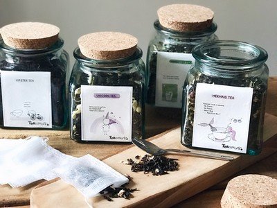 sfoodsupply's tweet photo. Claartje Schröder is bedenker en oprichtster van het #biologische en #fairtrade merk 'TEAmwork #Tea'. Claartje: 'In vgl met #koffie biedt #thee meer mogelijkheden en thee is een stuk veelzijdiger.' https://t.co/823JenBXiR @biojournaal #sustainablefoodsupply #TEAmworkTea #SriLanka https://t.co/nU8xurFPo4