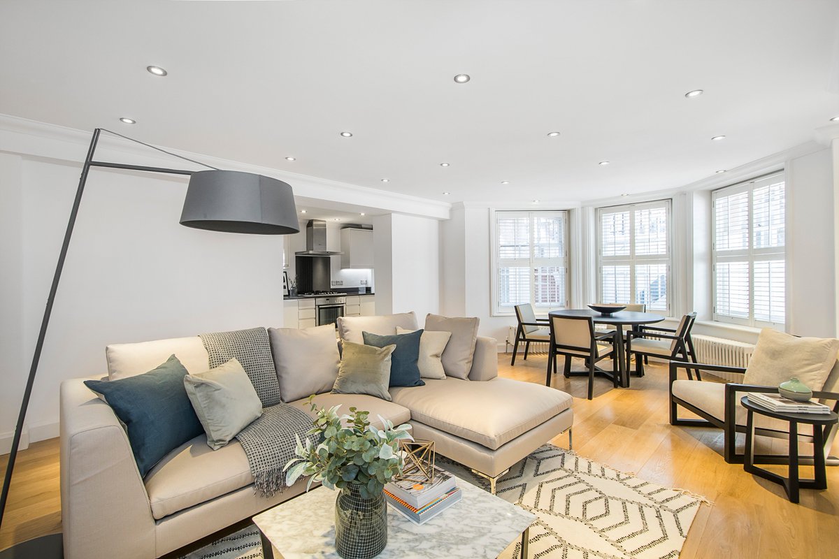 Happy Friday Everyone!
How about this recently redecorated #property located on Pont Street in #knightsbridge, great location and #furniture provided by <a href="/Camerich/">Camerich UK</a> who have done a fantastic job! Be sure to get in touch if you'd like to organise  a viewing!