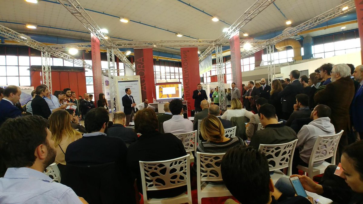 PioAlert's tweet photo. Eccoci al #workshop "Oltre il PNI. Passare dall'idea all'impresa" dedicato anche alle #startup. La competizione del PNI è stata aperta anche agli studenti delle università umanistiche perché hanno le stesse competenze di quelli di materie scientifiche #IV2018 https://t.co/Bpge1toTGh