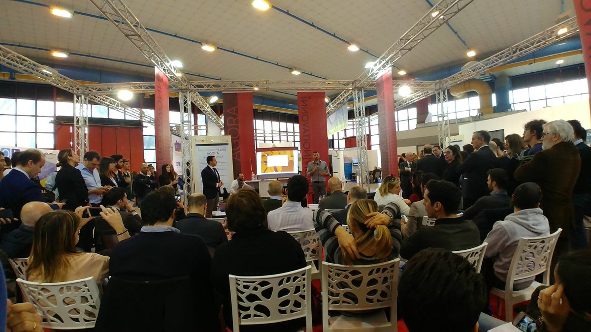 PioAlert's tweet photo. Eccoci al #workshop "Oltre il PNI. Passare dall'idea all'impresa" dedicato anche alle #startup. La competizione del PNI è stata aperta anche agli studenti delle università umanistiche perché hanno le stesse competenze di quelli di materie scientifiche #IV2018 https://t.co/Bpge1toTGh