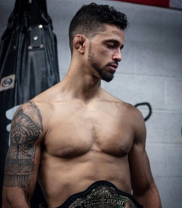 tigatu's tweet photo. Less than a month away from the #champ @yo_ninja_jones hitting the @frontstreetfights cage 💪🏼 #roadtrip #thestriplingwarrior #andstill https://t.co/lHVkC0nbkK https://t.co/cW5x3LZxSW