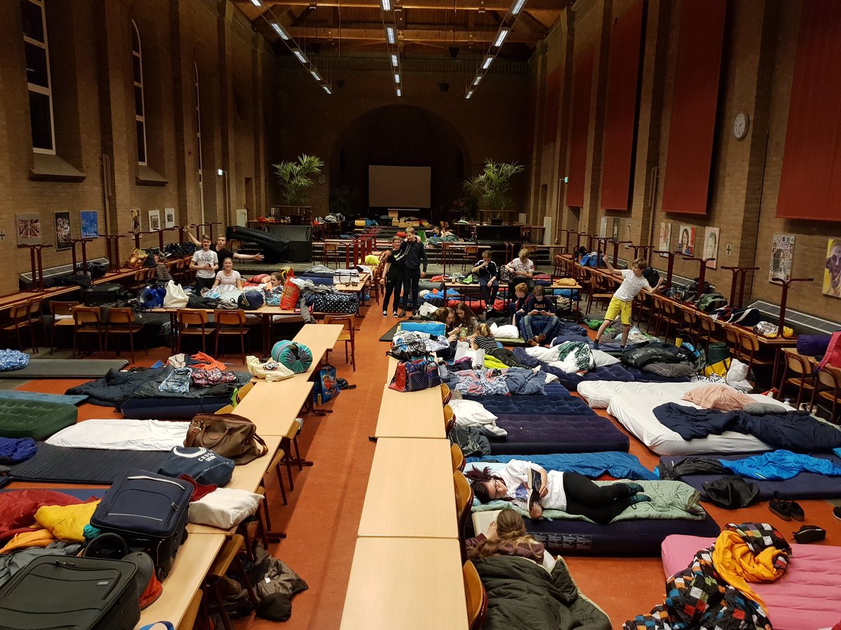 gym_oelbert's tweet photo. Oelbert Hotel op @gym_oelbert met ruim 110 slaapplaatsen in Aula. #edukans #oelbert https://t.co/dL3Qvk7vFL