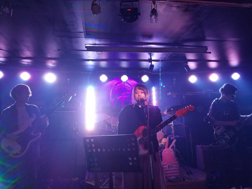 cheap_Monday_7's tweet photo. 4/7(土) 19:00〜
場所:live&amp;bar freedom
で行われるライブに北翔軽音サークルから２組出演します！
チケット代:学生¥1000(1drink込)
ぜひ観に来てください😊 https://t.co/AYQWRnnfi1
