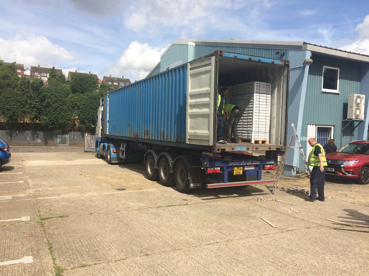 MarmoxUK's tweet photo. Containers, collections and deliveries scheduled... Ensuring the UK &amp; Ireland demands are being met #Marmox #Multiboard #Showerlay #Showerstone #Thermoblock #Multibond https://t.co/qlsarjZEZK  https://t.co/RiJBzHnSYv    @boyden_tiles @Shakespearetransport https://t.co/oWc4SB5k0R