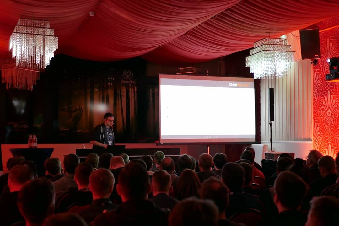 yournextevent's tweet photo. Egal ob es um React Native für mobile Apps oder den effektiven Einsatz von Chatsbots geht - bei der Decompiled 2018 ist für jeden etwas dabei. @decompiled_conf

#WhatsOnToday #FindYourNextEvent #FYNE 
#Decompiled18 #Mobile #Cloud #Dresden 
#ReactJS #ReactNative #Frontend #Chatbot https://t.co/4yAHcHNETq