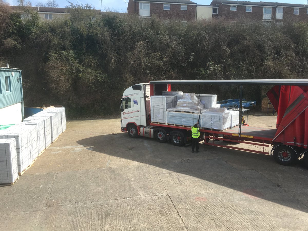 MarmoxUK's tweet photo. Containers, collections and deliveries scheduled... Ensuring the UK &amp; Ireland demands are being met #Marmox #Multiboard #Showerlay #Showerstone #Thermoblock #Multibond https://t.co/qlsarjZEZK  https://t.co/RiJBzHnSYv    @boyden_tiles @Shakespearetransport https://t.co/oWc4SB5k0R
