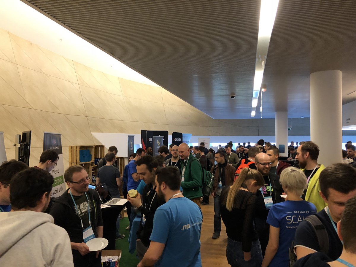 nofluffjobs's tweet photo. Pozdrawiamy z Warszawy z konferencji @scalarconf i gratulujemy zwycięzcy drona! :) #scalarconf #scalar #warszawa #Conference #konferencja #IT #technology #scala #event #today #team https://t.co/GiZKyANzeQ
