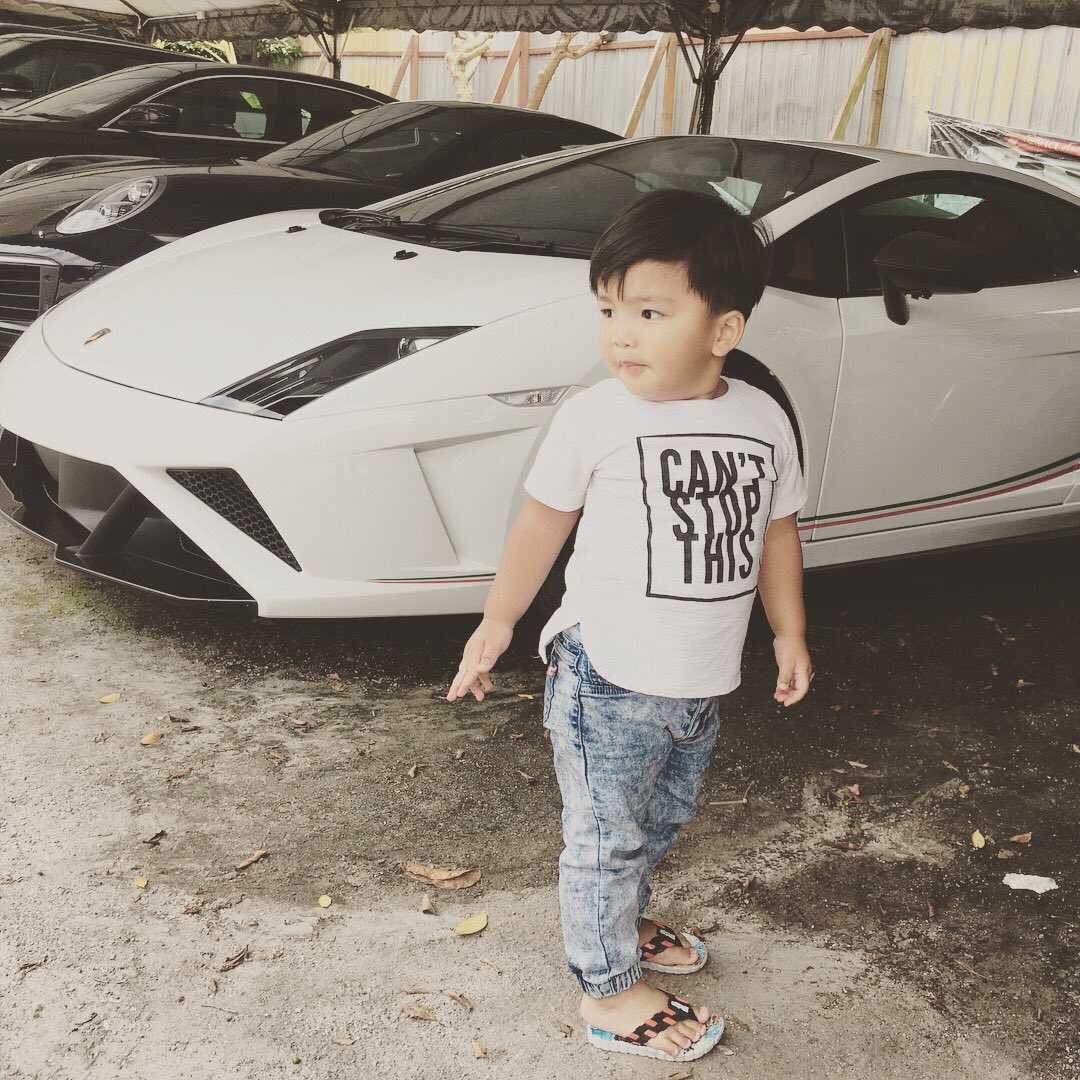 azlanmotor's tweet photo. My son with lambo https://t.co/ExSnPTvbmR