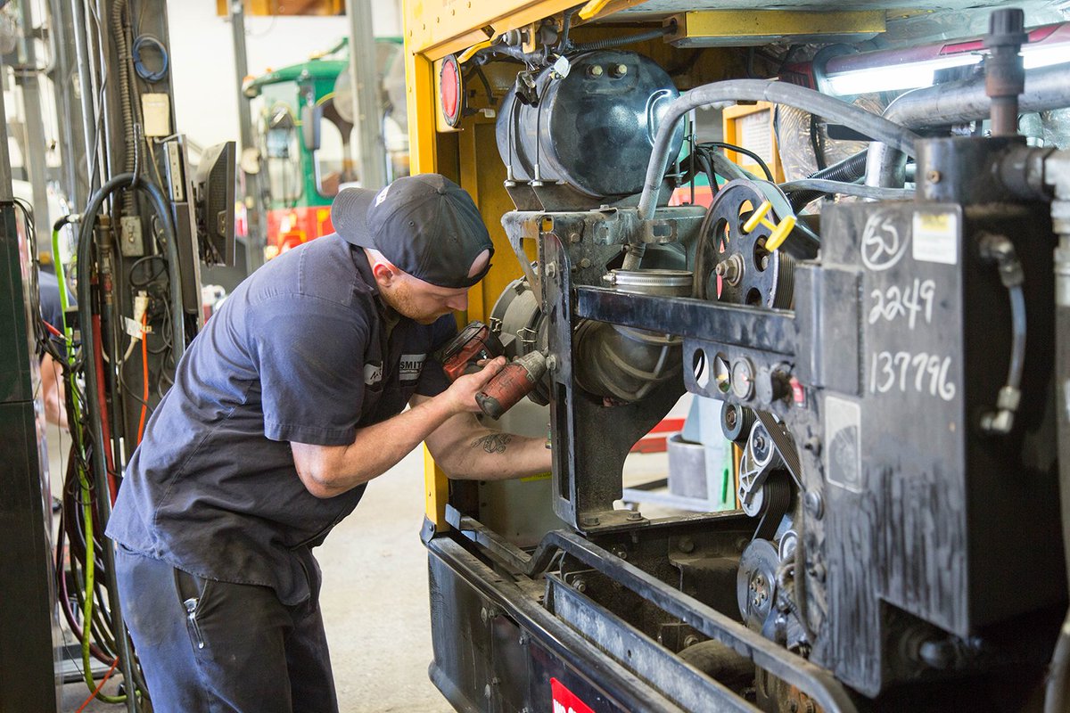leesmithinc's tweet photo. As the 3rd generation of the Lee family begins to work in the dealership, our focus remains on our customers and providing the same top notch service we always have. https://t.co/BWoP0qWaqI