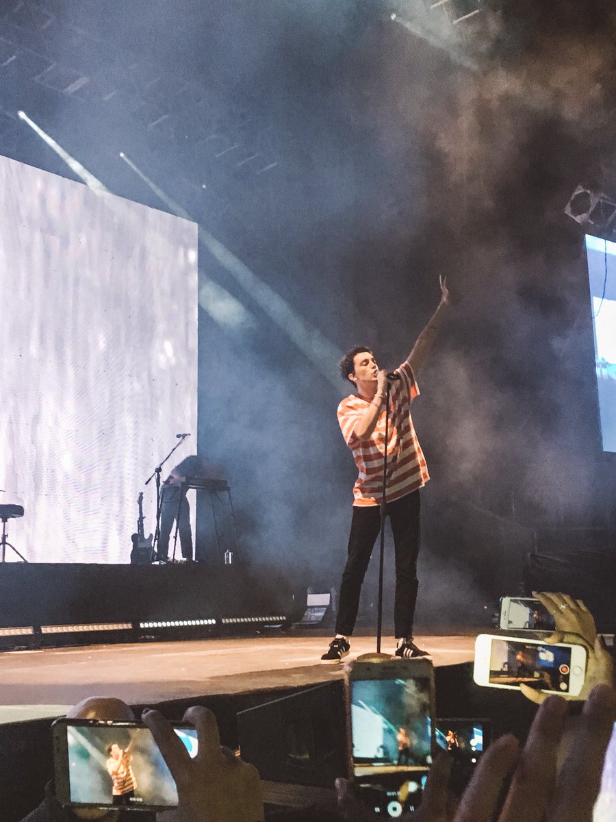 thisispaulene's tweet photo. Last night was unreal. Most magical night of my life. 🌹🌹🌹@thisisLANY @pauljasonklein @LANY_PHL 

#LanyLiveInManila
#LanyLiveInManilaDay1 https://t.co/dPa1n5VmsF