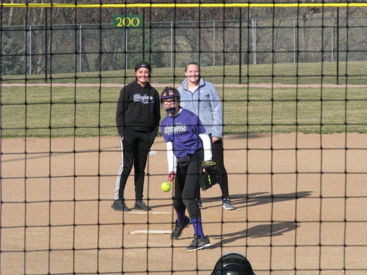 BellevueElite's tweet photo. 10U had a great scrimmage last night after a long indoor training season! #SunForOneDay #GreatApproach #LearningDaily https://t.co/SPyrY15Q9L