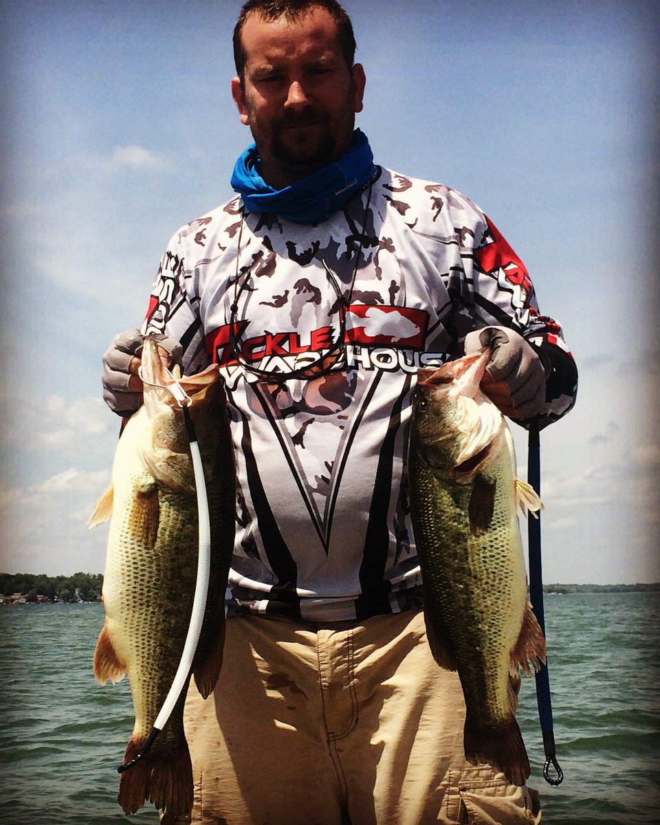 ChamplainLures's tweet photo. Another LCL customer getting it done in Cayuga Lake while using our Tantrum Craw on a slither rig and winning big fish with this 5lb. 8oz. Lunker! 

#lakechamplainlures #FishLCL #TeamLCLures #bassfishing  #bassnation #largemouthbass #fishing #fishinglife #tantrumcraw https://t.co/8k473RAQtP