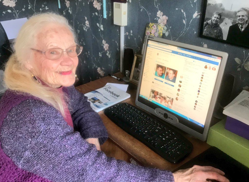 FurzedwnProject's tweet image. Never too old to learn something new! Great to have volunteers help our members get online - can you volunteer too?