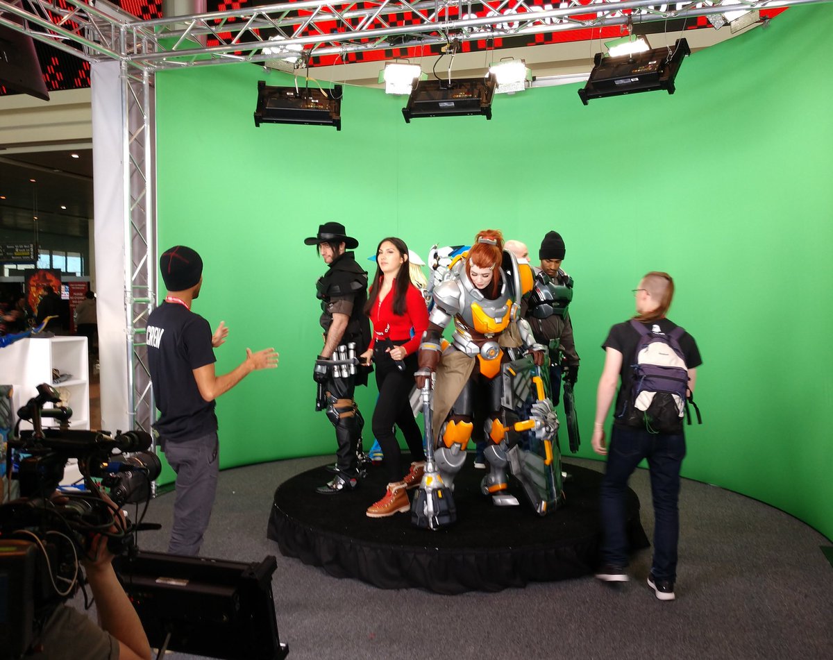 Michael_Quinlin's tweet photo. Costumed characters prepare for #Photoshoot @Official_PAX @BCECNav. #Massachusetts has a stake in the $67 billion #gaming industry. #createcon #VirtualReality @VisitMA @mass_digi @masscultural https://t.co/hco2dlHKqU