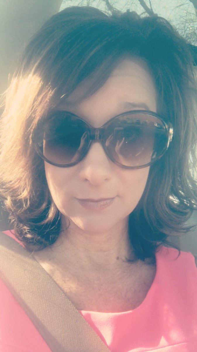 TanyaRiveraOn2's tweet photo. It LOOKS like a @Snapchat filter, but it’s not. My glasses are just that big. 😂 #cartoonglasses #thebettertoseeyouwith https://t.co/pGU1GHbJbT