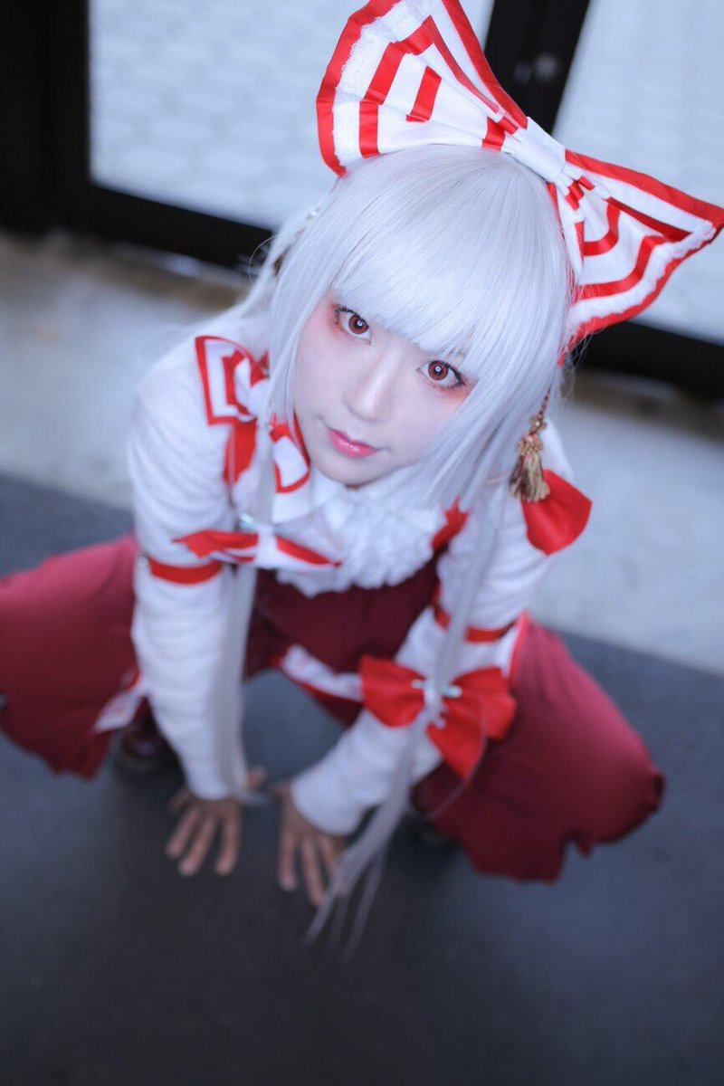 コスプレ】 東方project/藤原妹紅 リボン裏返ってるのに堂々のキメ顔