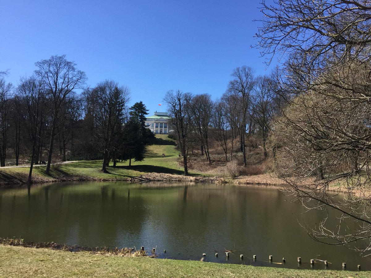 MSiewniak's tweet photo. #MuzeumLazienkiKrolewskie #Warsaw #WarsawCityGardens #TimeToRelax #Walking #Gardens #Sightseeing #Chopin #Music #OpenTheatre #ConcertSpace Another wonderful place 2 see in #PolishCapital Weatger helped &amp; made a huge difference #ThankYouWarsaw Off to Lublin now! @Poland 🇵🇱🌞😎 https://t.co/ZFvyZZOEkQ