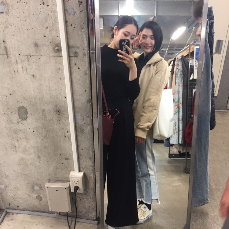 1227mimi's tweet photo. まさか入学して2日目でここまで
仲良くなると思ってなかった

可愛いおもろい最高チーム名フォースコリー

学校も頑張れてしまう魔法 https://t.co/Qp37jXzhL3