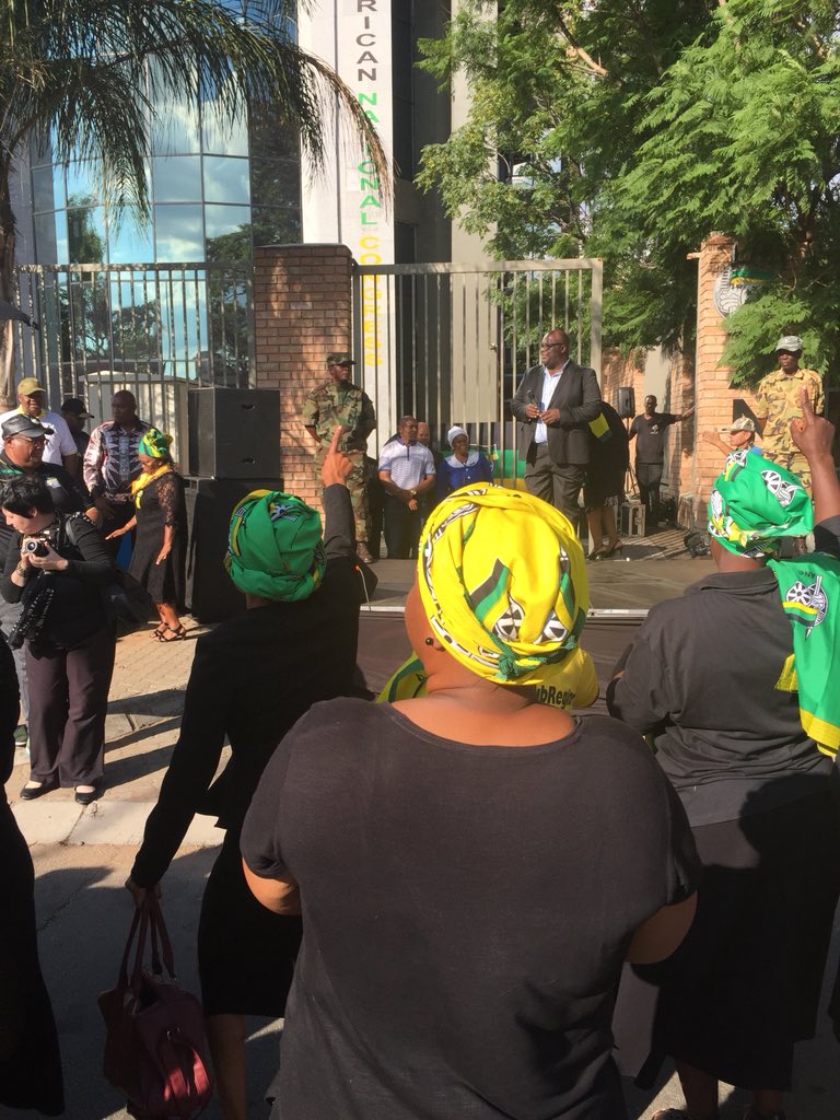 ANCLimpopo's tweet photo. #RIPMamaWinnie #ANCLimpopoDeputyChair Cde Jerry Ndou: we are here to honour Mama Winnie. We honouring Cde Winnie because she was an icon of our struggle. She was the glue that brought our people together. https://t.co/ATh2GShpdk