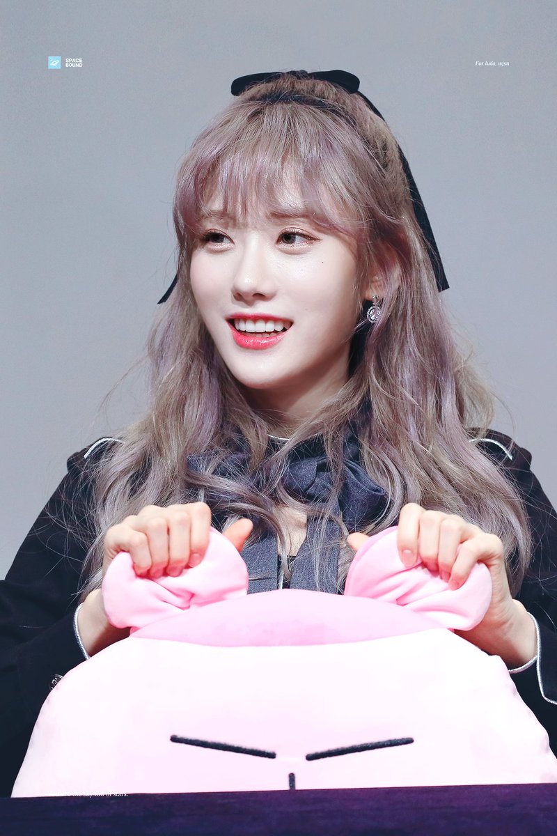 SpaceBound_97's tweet photo. 180324 🐰🐰
#루다 #우주소녀 #WJSN https://t.co/gozwJr9vVQ