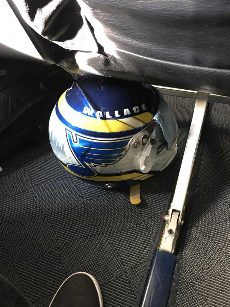 Kenny_Wallace's tweet image. My @StLouisBlues DIRT racing helmet would not fit in the luggage bin above my seat in the airplane. No problem. I have it Right Herrrrr!😀.
