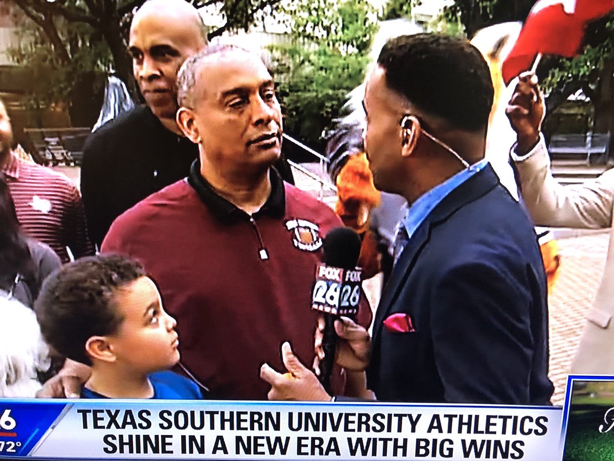 sswalker's tweet photo. Love seeing @coloranalyst standing on the @TexasSouthern #TigerWalk speaking with our sports icons about #TSU athletics. #TwitterNewsChat @FOX26Houston https://t.co/8OhezZB2n9