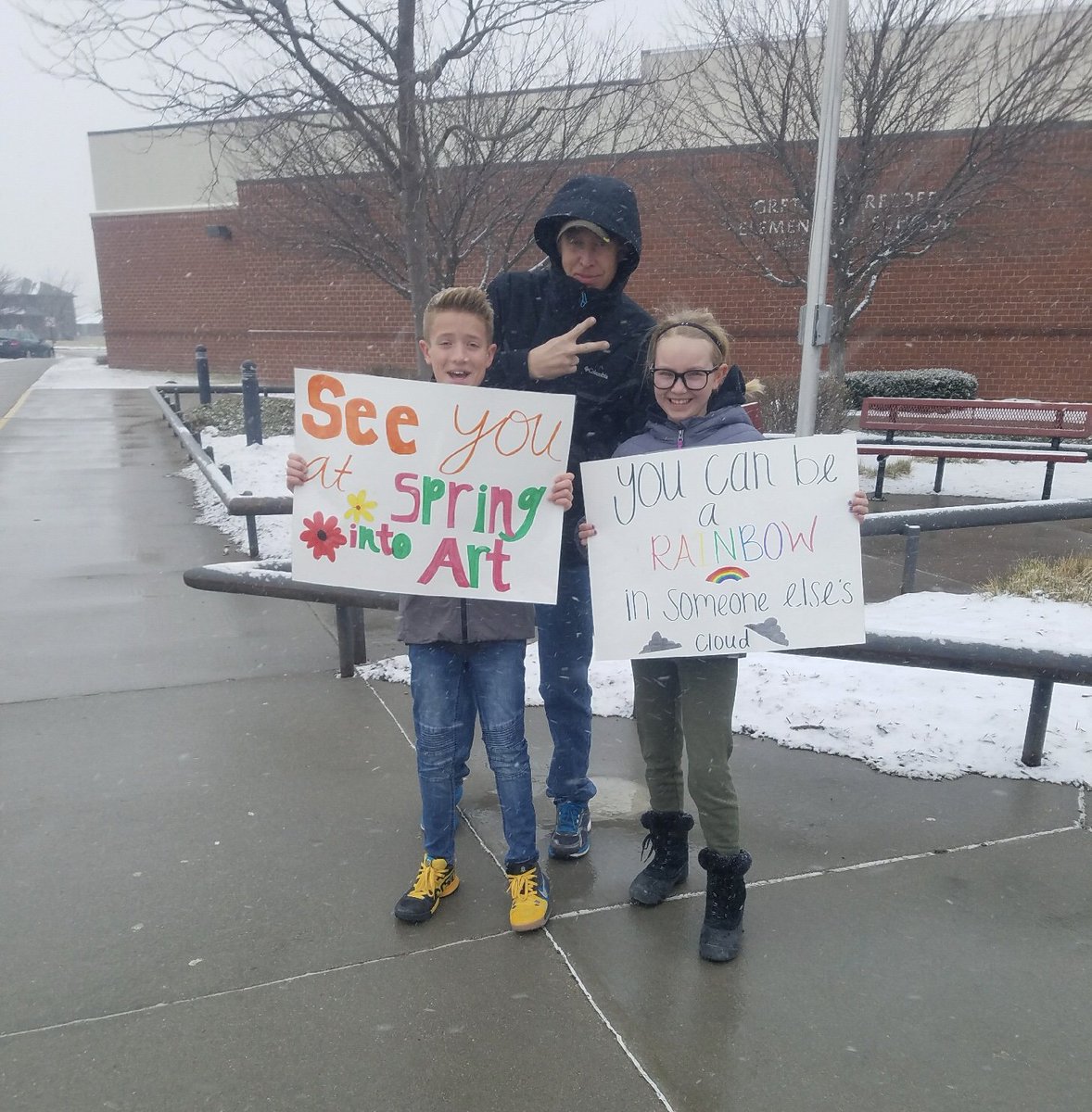 MillardPS's tweet photo. Come rain or shine, @ReederRocks  student council members bring the sunshine to Friday morning carpool! #SpringWillBeHere https://t.co/chjpHuwoSV