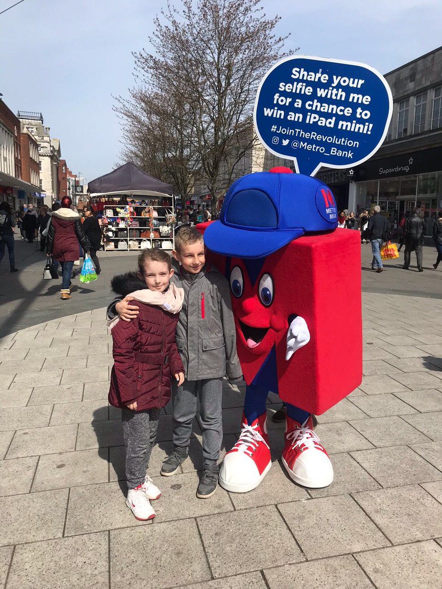 Metro_Bank's tweet photo. Thank you #Southampton for an awesome day! If you grabbed a #selfie with Metro Man, there's still time to post it online with #JoinTheRevolution to enter our #competition to #win an iPad mini. T&amp;Cs apply: https://t.co/lYpw5TLPS3 https://t.co/uAwA4q310P