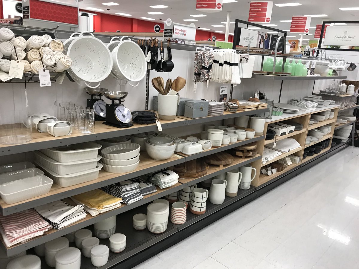 Come channel your inner Chip and Jo at 1101 😊#D117Gainessales #Hearthandhand <a href="/jamaal_edwards/">Jamaal Edwards</a> <a href="/A_Leigh_/">AV</a> <a href="/jlwhite06/">Jimmie white</a> <a href="/rflake3/">Rachel Brethauer</a>