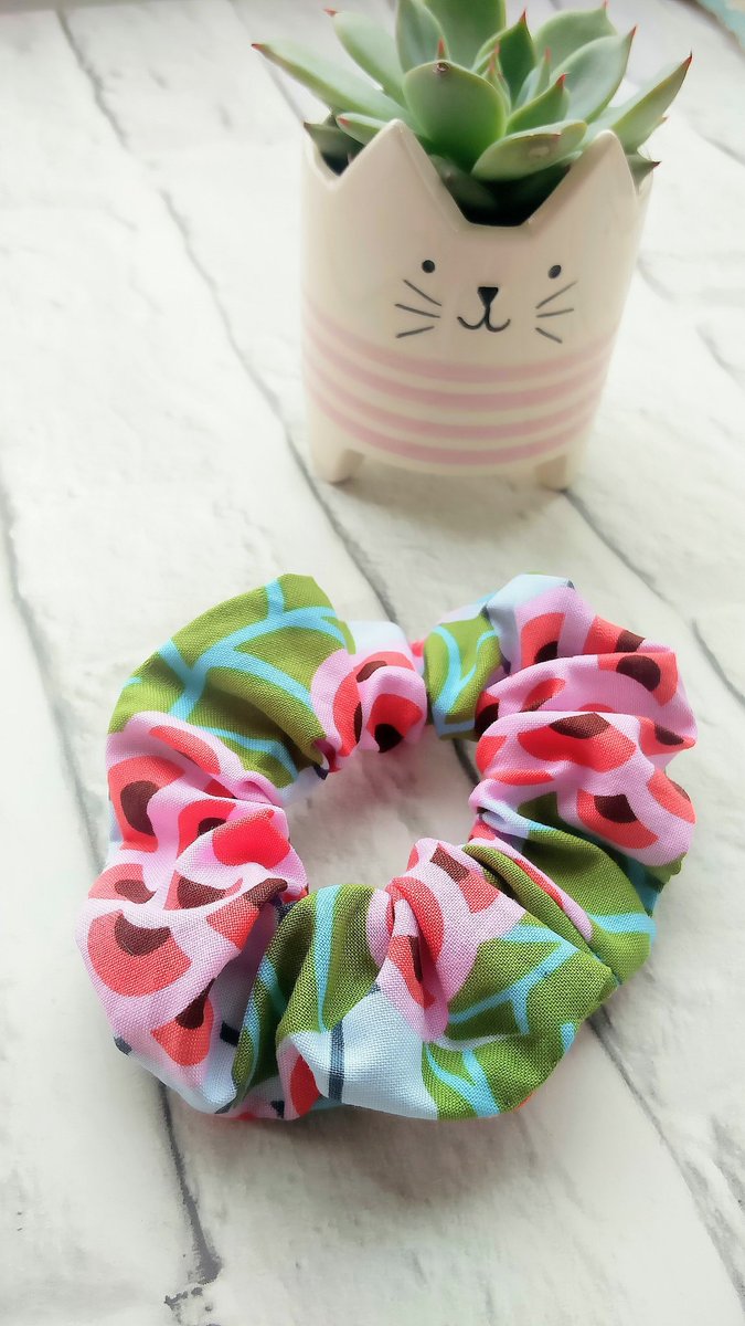FreshAirButtons's tweet image. Scrunchies are back!! etsy.com/uk/listing/605… #scrunchie #scrunchies #hair #hairaccessories #hairelastics #fashion #kidsfashion #etsyfinds #craftbuzz